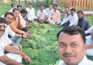 स्नेहभाव जपणारी डक यांची हुरडा पार्टी