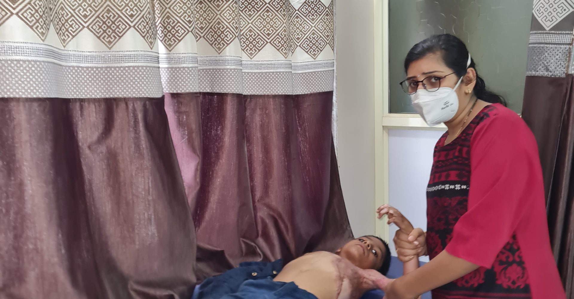 ‘फिजिओथेरपी’ ठरतेय रूग्णांसाठी वरदान : ‘गोवर्धनस्’च्या संचालिका डाॅ.राधिका बजाज यांची माहिती