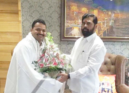 ‘आरोग्यदूत’ मंगेश चिवटे