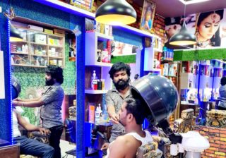 तेलगावला या, ‘बीग बाॅस’च्या घरात