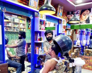 तेलगावला या, ‘बीग बाॅस’च्या घरात