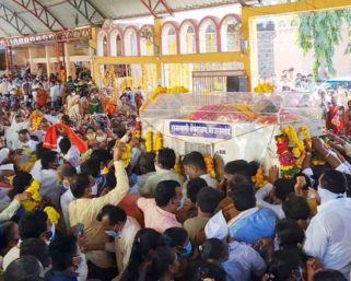 तपोरत्नं माजलगावकर महाराजांना साश्रू नयनांनी अखेरचा निरोप