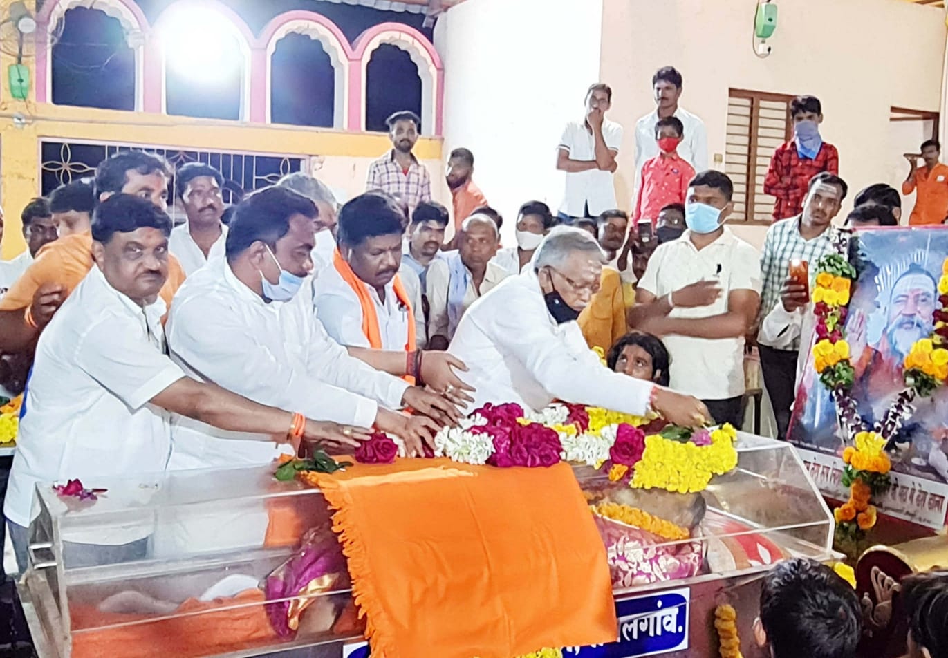समाजकल्याणासाठी माजलगावकर महाराजांचे अमूल्य योगदान