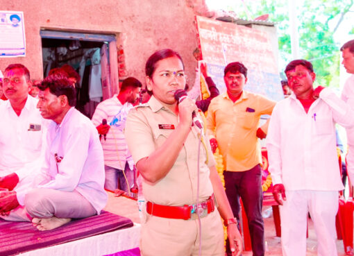 डाॅ.बाबासाहेब आंबेडकर डोक्यावर नाही, डोक्यात घेण्याचा विषय