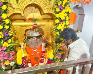 युवा नेते जयसिंग सोळंके मोरेश्वराचरणी लीन