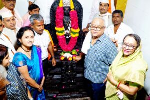 विभागीय आयुक्त सुनिल केंद्रेकर यांच्याकडून पुरूषोत्तम मंदिराची पाहणी