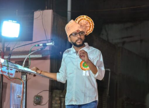 विद्यार्थ्यांनी आपल्यातील वेगळेपण ओळखावे