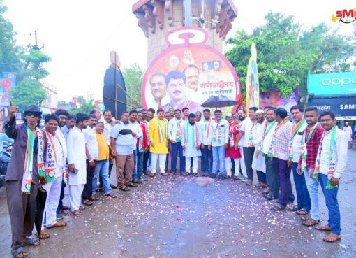 मंत्री धनंजय मुंडेंना कृषी खाते मिळाल्याने परळीत जल्लोष