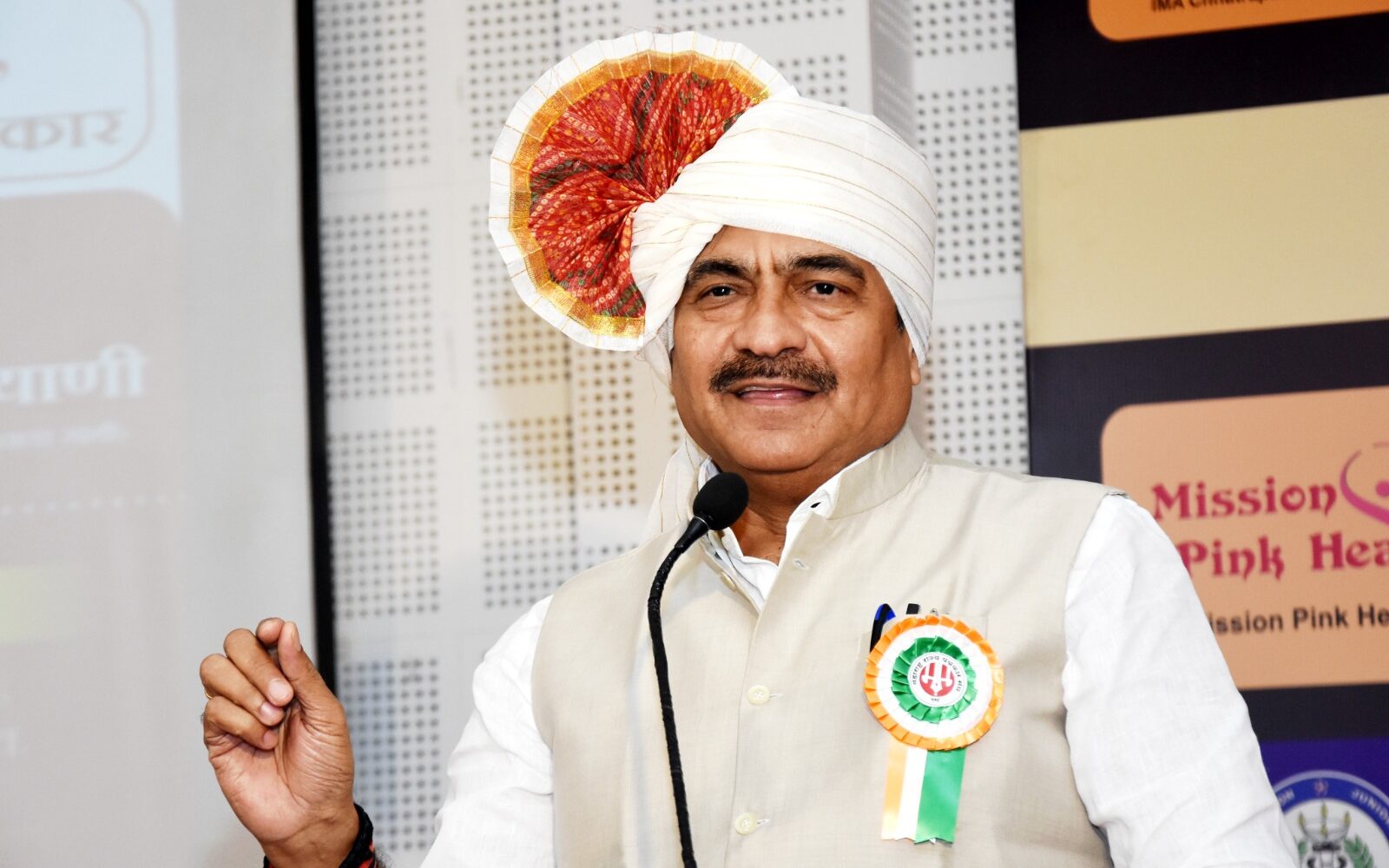 वसंत मुंडे यांनी उपस्थित केलेले पत्रकारांचे प्रश्न विधान परिषदेत मांडू