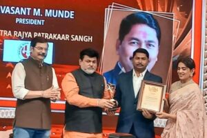 वसंत मुंडे यांना ‘महाराष्ट्राचे अनमोल रत्न’ पुरस्कार शानदार सोहळ्यात प्रदान 