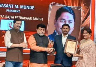 वसंत मुंडे यांना ‘महाराष्ट्राचे अनमोल रत्न’ पुरस्कार शानदार सोहळ्यात प्रदान 