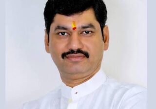 बीडच्या पालकमंत्रीपदी धनंजय मुंडे यांची वर्णी