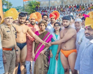 इमामपूर म्हसोबा यात्रेच्या कुस्ती दंगलीत राज्यातील नामांकित मल्लांचा सहभाग