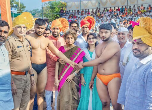इमामपूर म्हसोबा यात्रेच्या कुस्ती दंगलीत राज्यातील नामांकित मल्लांचा सहभाग