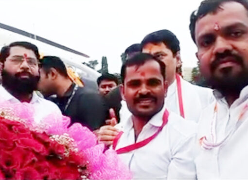 परळीत मुख्यमंत्री एकनाथजी शिंदे यांचे बाजीराव चव्हाण यांच्या टीमतर्फे जंगी स्वागत
