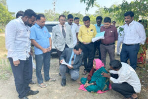 लोकन्यायालय ‘वृद्ध महिलेच्या दारी’