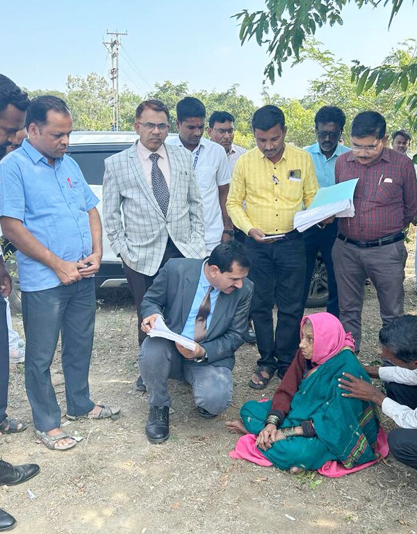 लोकन्यायालय ‘वृद्ध महिलेच्या दारी’