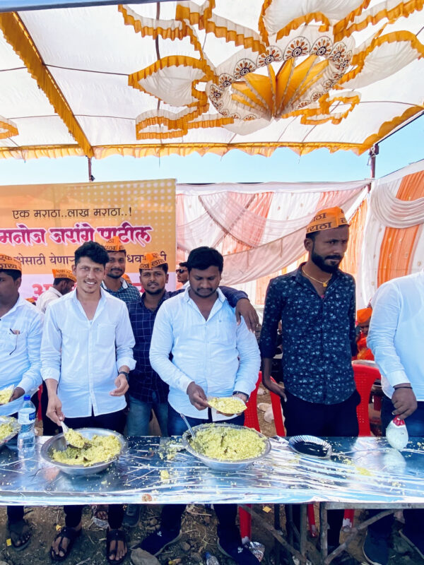 मराठा आरक्षण सभेनिमित्त बीड येथे आरोग्यसेवक बाजीराव चव्हाण यांचा पुढाकार