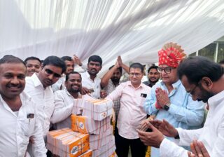 आमदार प्रकाश सोळंकेंचा वाढदिवस ग्रंथतुलेने साजरा