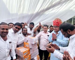 आमदार प्रकाश सोळंकेंचा वाढदिवस ग्रंथतुलेने साजरा