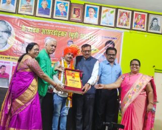 ग्रामीण पत्रकारितेचे आव्हान आसरडोहकरांनी स्वीकारले : श्यामसुंदर सौन्नर महाराज