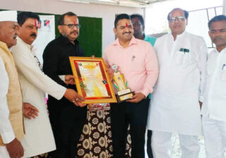 मायभूमीतील शिक्षकांनी केलेला गौरव अधिक प्रेरणादायी : मंगेश चिवटे