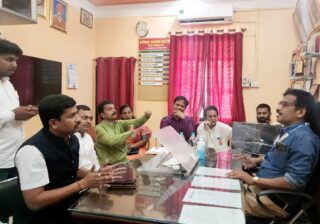 मुख्यमंत्री वैद्यकीय अर्जावरील तालुका अधीक्षकांच्या स्वाक्षरीचा मार्ग मोकळा