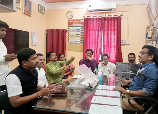 मुख्यमंत्री वैद्यकीय अर्जावरील तालुका अधीक्षकांच्या स्वाक्षरीचा मार्ग मोकळा