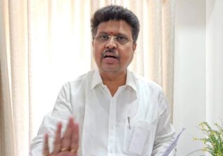 माजलगावात सुरेश कुटेसह कर्मचाऱ्यावर गुन्हा दाखल 