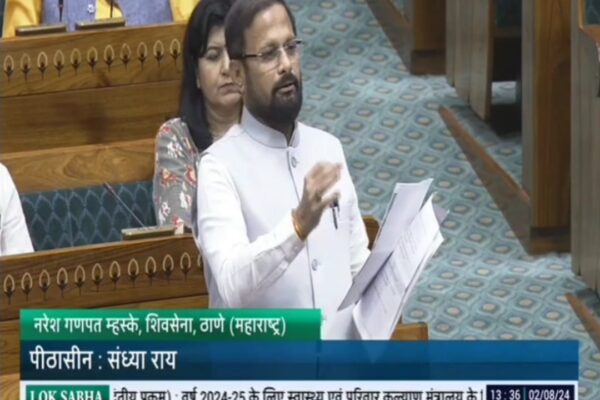 महाराष्ट्र सरकारचा मुख्यमंत्री वैद्यकीय सहाय्यता कक्ष संपूर्ण देशात आदर्शवत