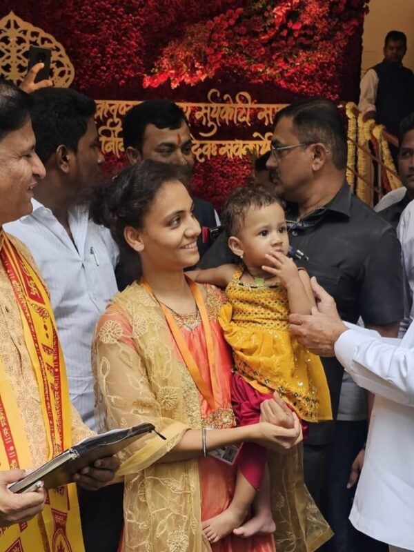 महाराष्ट्राच्या मुख्यमंत्रीपदी पुन्हा एकनाथजी शिंदेच विराजमान व्हावेत..! 
