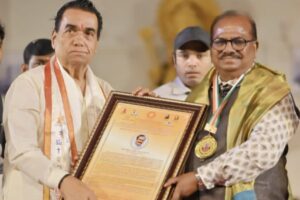 जीवन गौरव पुरस्कार राजा माने यांना प्रदान