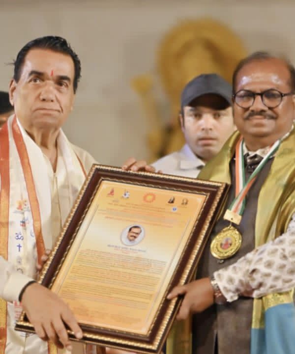 जीवन गौरव पुरस्कार राजा माने यांना प्रदान