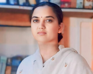 देशातील महिला अत्याचार रोखण्यासाठी शक्ती कायदा पारित करा : ॲड.आरती कांडूरे