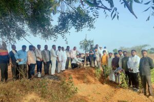 आईंच्या स्मृती जागविण्यासाठी रक्षा विसर्जनातून पर्यावरण जागृती 