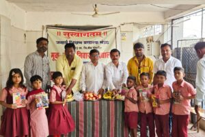 चिमुकल्यांच्या साक्षीने झाला तौफीक पटेल यांचा वाढदिवस साजरा