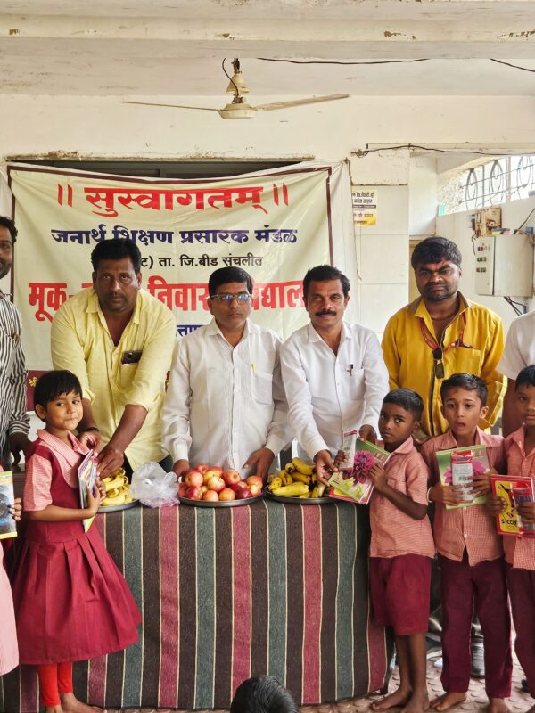 चिमुकल्यांच्या साक्षीने झाला तौफीक पटेल यांचा वाढदिवस साजरा