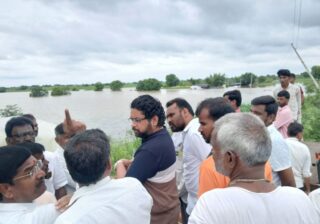 ‘आम्ही आपल्या सोबत आहोत..’