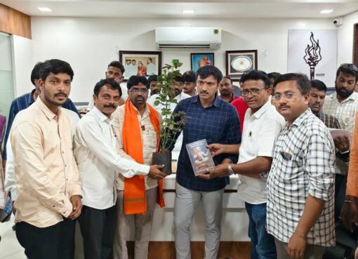 लढा दुष्काळाशी चळवळीतर्फे धाराशिवचे खासदार ओमराजे निंबाळकर यांचा सन्मान