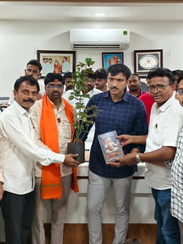 लढा दुष्काळाशी चळवळीतर्फे धाराशिवचे खासदार ओमराजे निंबाळकर यांचा सन्मान