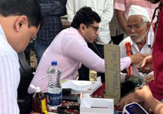 राजेगावात पूरग्रस्तांसाठी मोफत आरोग्य शिबीर; उपचार सेवा