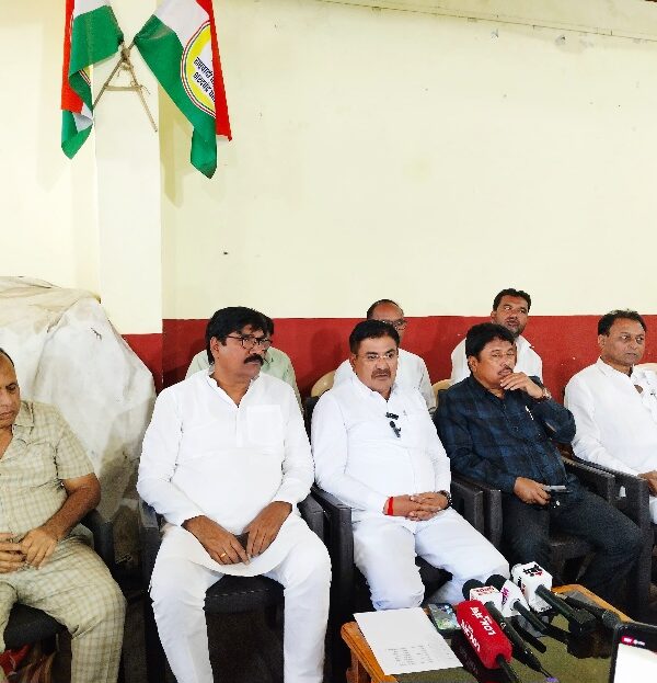 शहराच्या सर्वांगीण विकासासाठी चाऊस मेहरीन शिफा बिलाल यांना नगराध्यक्ष पदाची उमेदवारी : मोहन जगताप
