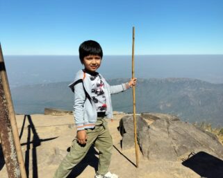 पाच वर्षांच्या हृदित्य देशपांडेने केला गिरनार पर्वत सर