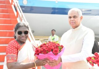 राष्ट्रपती द्रौपदी मुर्मू यांचे छत्रपती संभाजीनगर येथे आगमन व स्वागत