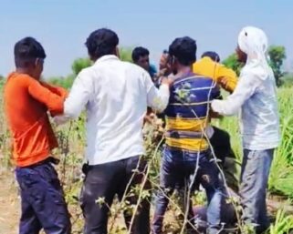 खाडेवाडी येथे ऊसतोड मजुराला मारहाण; तिघांविरुद्ध गुन्हा नोंद