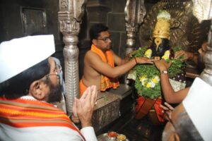 उपमुख्यमंत्री एकनाथ शिंदे यांनी घेतले श्री विठ्ठल-रूक्मिणीचे दर्शन