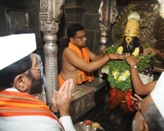 उपमुख्यमंत्री एकनाथ शिंदे यांनी घेतले श्री विठ्ठल-रूक्मिणीचे दर्शन