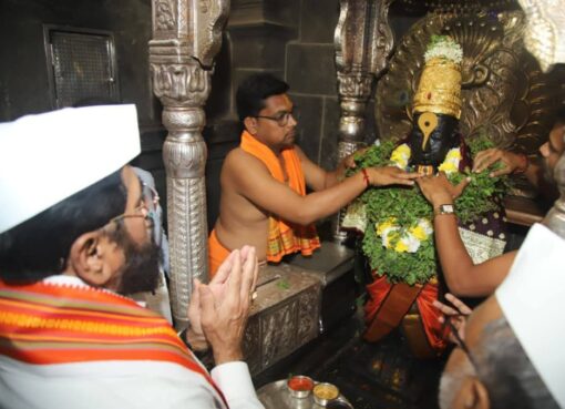 उपमुख्यमंत्री एकनाथ शिंदे यांनी घेतले श्री विठ्ठल-रूक्मिणीचे दर्शन