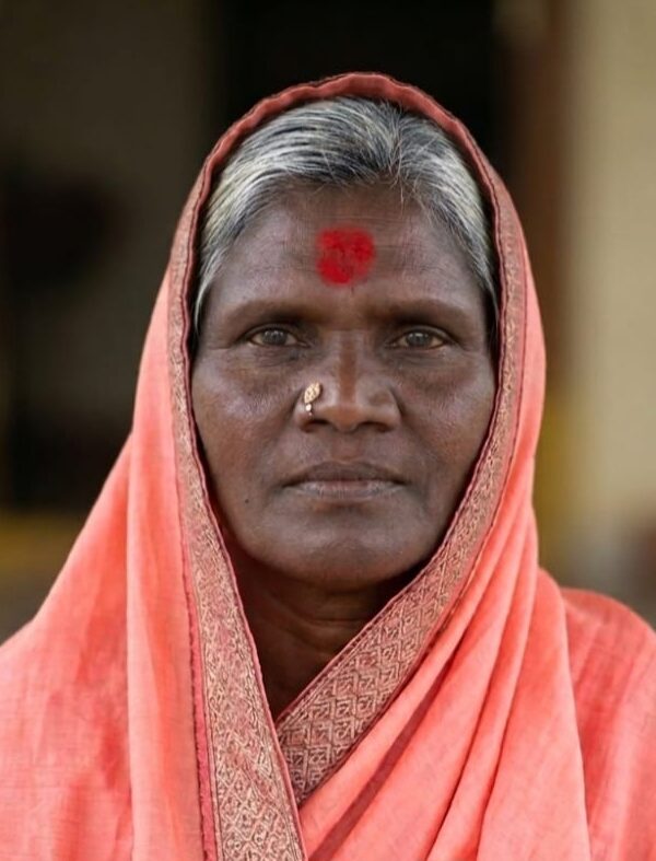 मोगरा येथे वादळी वाऱ्यात दुर्दैवी घटना; लिंबाचे झाड कोसळून महिलेचा मृत्यू