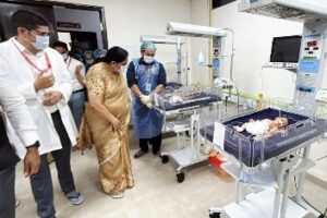 बैठकांपासून रुग्णालयापर्यंत… सुनेत्रा पवारांच्या ‘ॲक्शन मोड’ने बीडमध्ये उमटवली छाप